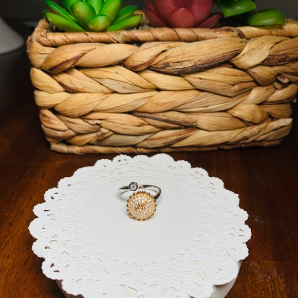 Spinning Bee in Crystal Flower, Stress relief ring, adjustable - Picture 5 of 8